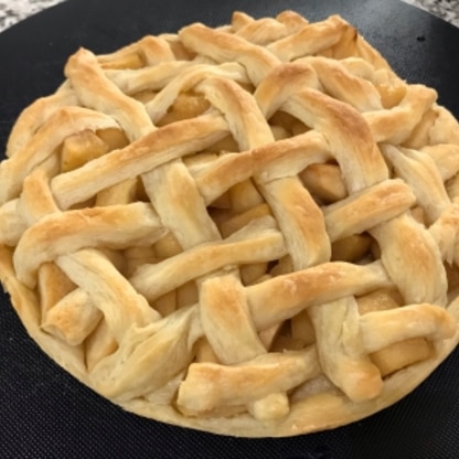生地は手作りを使ってみました(*^^*)初めてのアップルパイでしたがとても美味しく作れ、家族からも褒められました♪